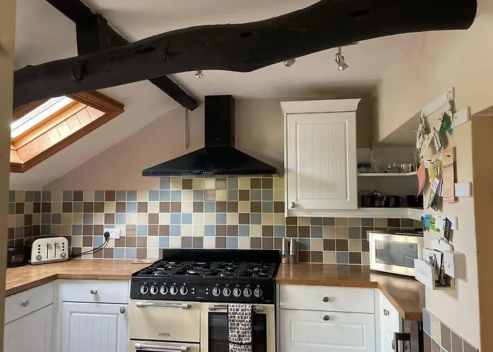 Cosy Daffodil Cottage