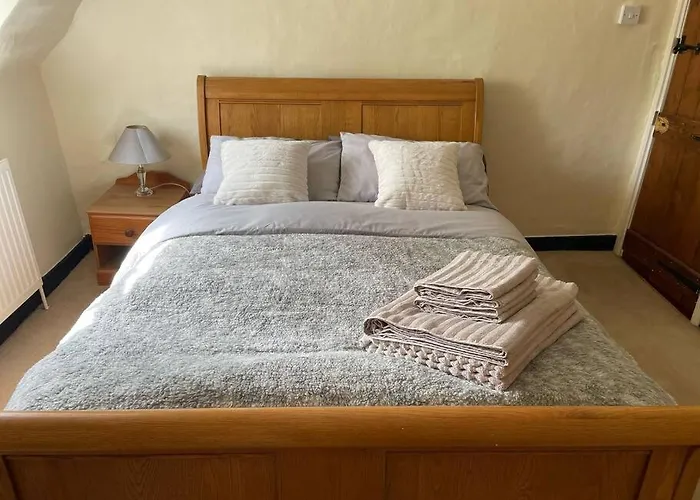 Cosy Daffodil Cottage